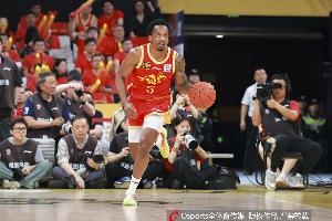 媒体人：巴里-布朗想在老东家身上证明自己绝非是第四外援的水准