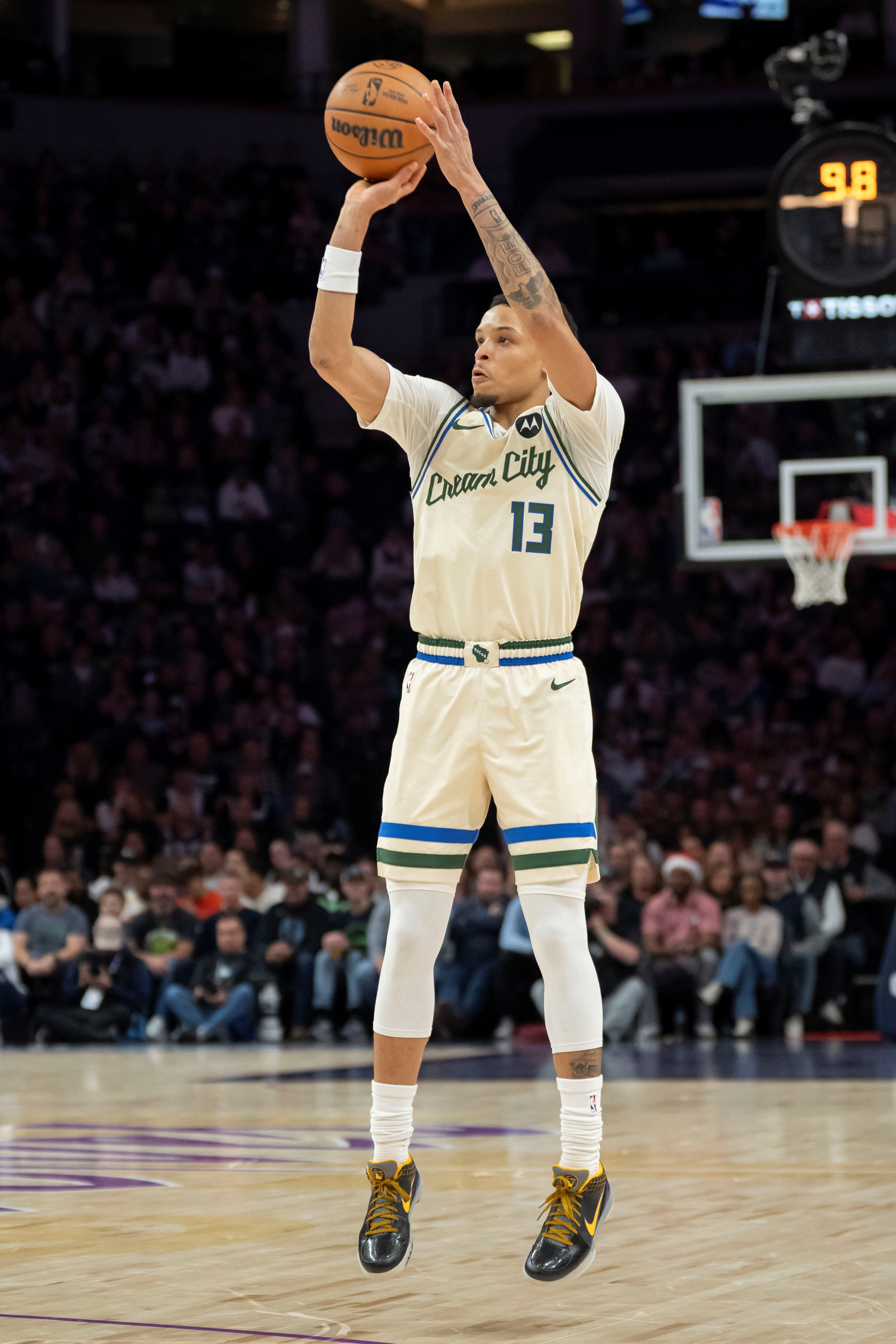 问鼎APP-手感不佳！罗林斯14投5中&amp;三分5中1得11分7板3助1帽 正负值-23