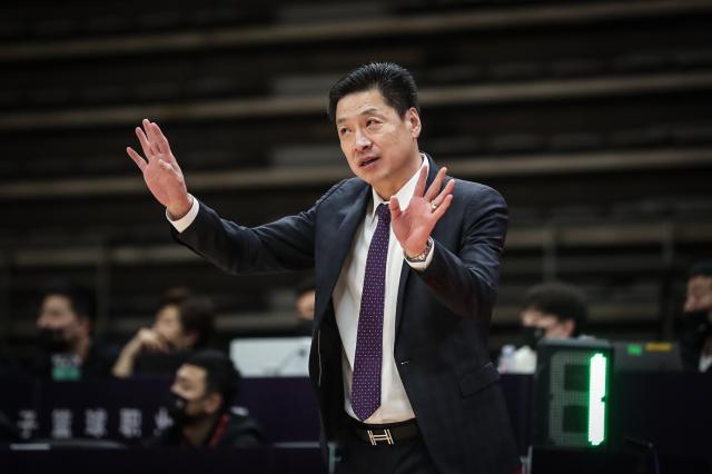 问鼎官网-硬碰硬也能坚持到最后！李春江为上海打上独特烙印