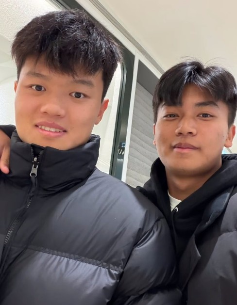 问鼎娱乐下载-蒯纪闻晒与杨希合照：欢迎新队友、老朋友