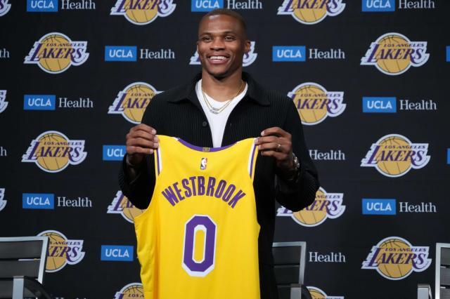 问鼎官网-湖人版韦少如何改变？高管：他需要搞清楚投篮选择