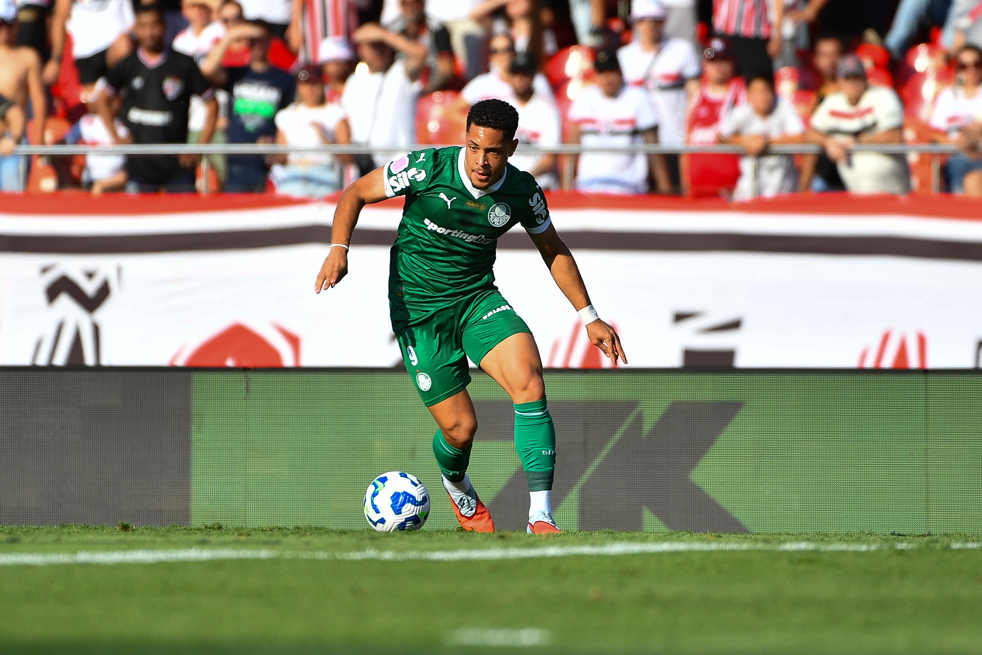 问鼎官网-独占巴甲第一！21岁罗克身价升至3800万，巴萨有他未来转会分成权