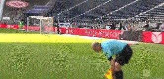 【德甲】镰田大地传射 莱万破门 拜仁1比2法兰克福